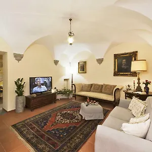 Via Dei Fossi Firenze